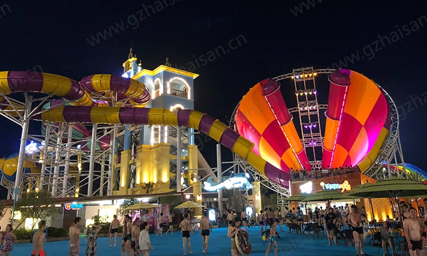 超级龙卷风水滑道提供了一种新的、刺激的水上体验