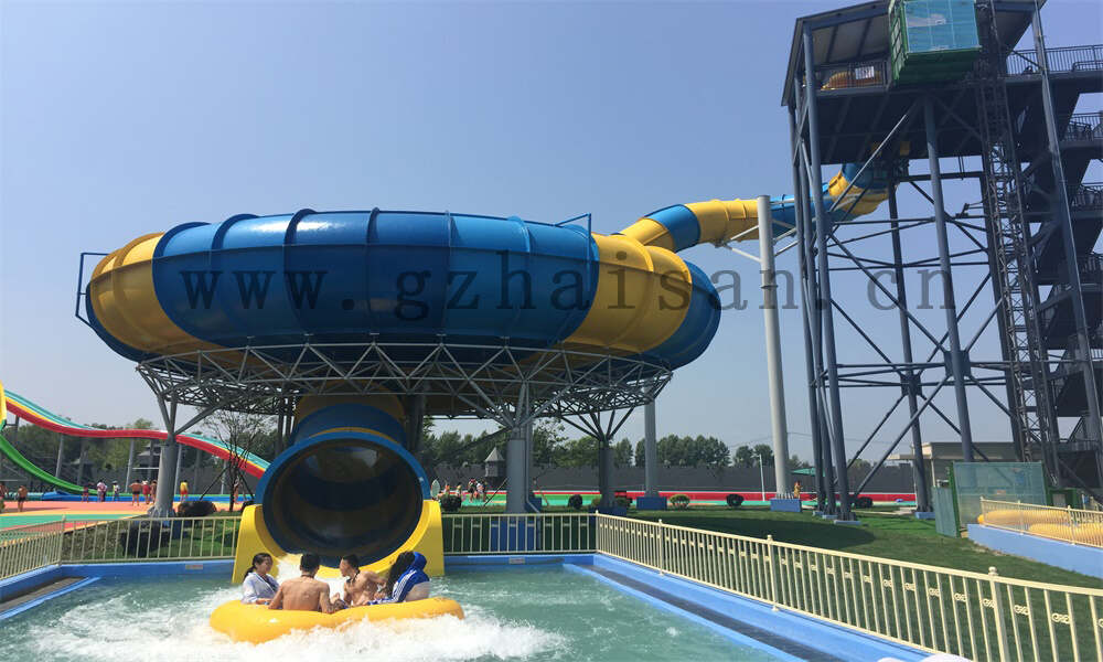 新型水上游乐设施大揭秘：种类繁多，畅享清凉夏日