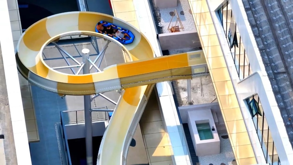 激流过山车｜当速度拥抱水花，掀起水上狂欢盛宴